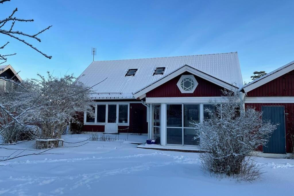 Familjevaenligt Hus Naera Isaberg! Villa Hestra Bagian luar foto