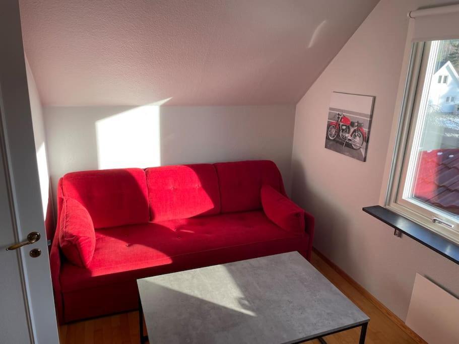 Familjevaenligt Hus Naera Isaberg! Villa Hestra Bagian luar foto