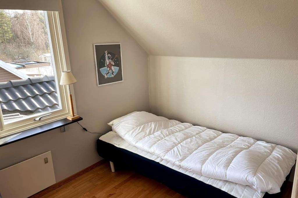 Familjevaenligt Hus Naera Isaberg! Villa Hestra Bagian luar foto