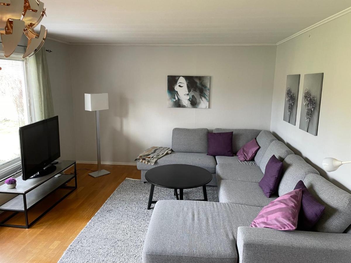 Familjevaenligt Hus Naera Isaberg! Villa Hestra Bagian luar foto